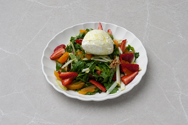 Burrata in Salad
